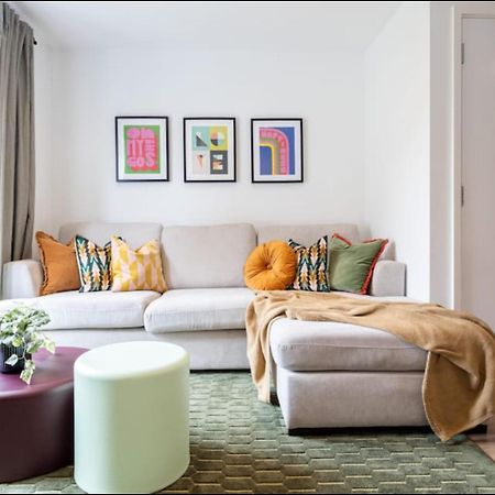 Elegance Retreat - 2 Bed Holiday Home With Parking Manchester Exterior foto