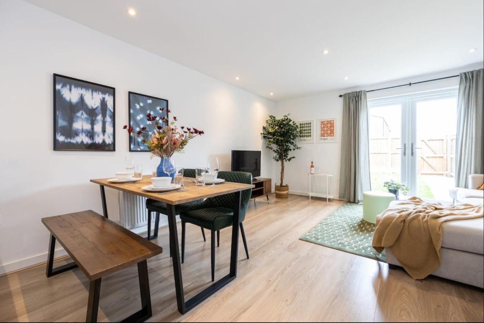 Elegance Retreat - 2 Bed Holiday Home With Parking Manchester Exterior foto